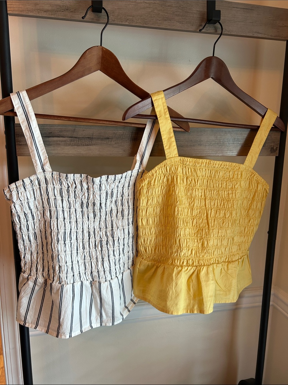 Set of 2 Smocked Square Neck Tank Top – Yellow and blue/white